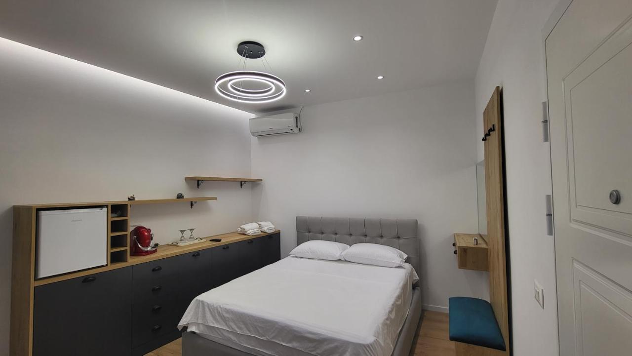 Karanxha'S Room Тирана Экстерьер фото